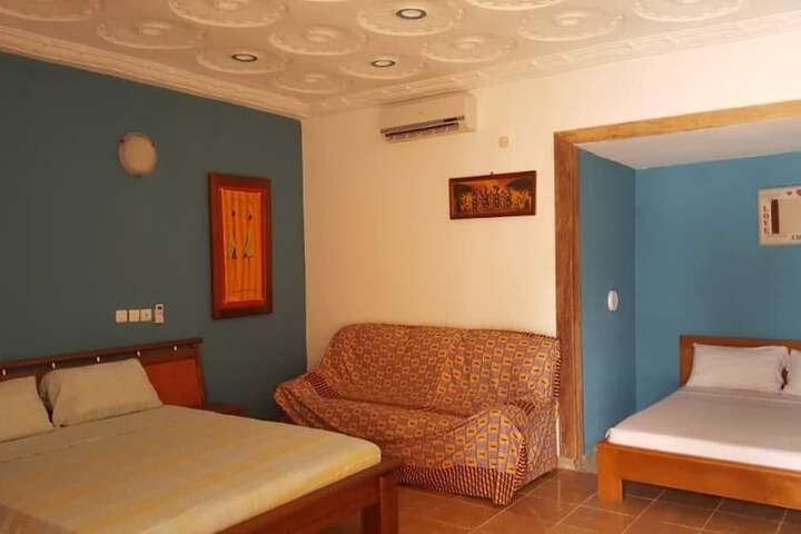 Room 7 of 8