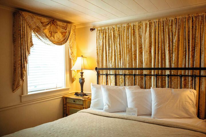Room 43 of 153