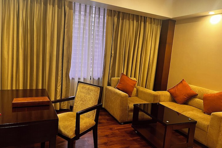 Room 6 of 23