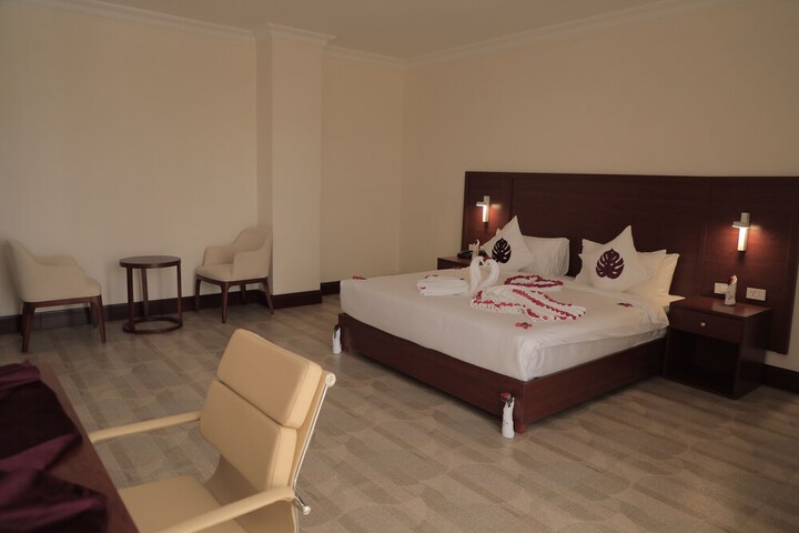 Room 7 of 13