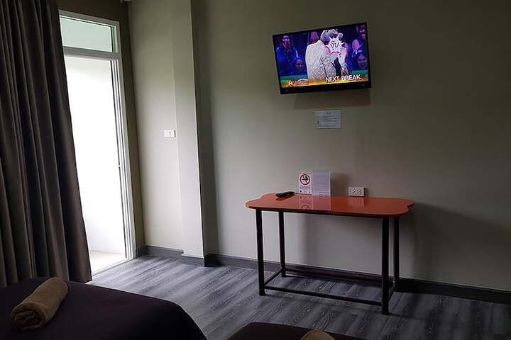 Room 11 of 25