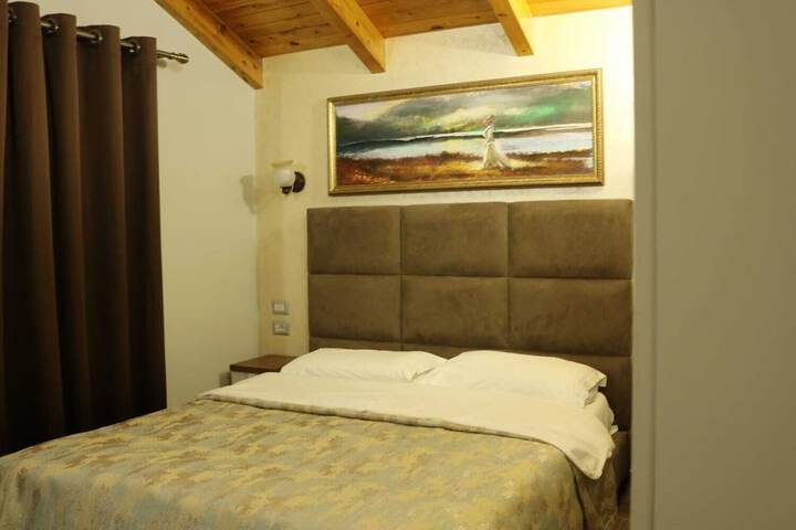 Room 5 of 31