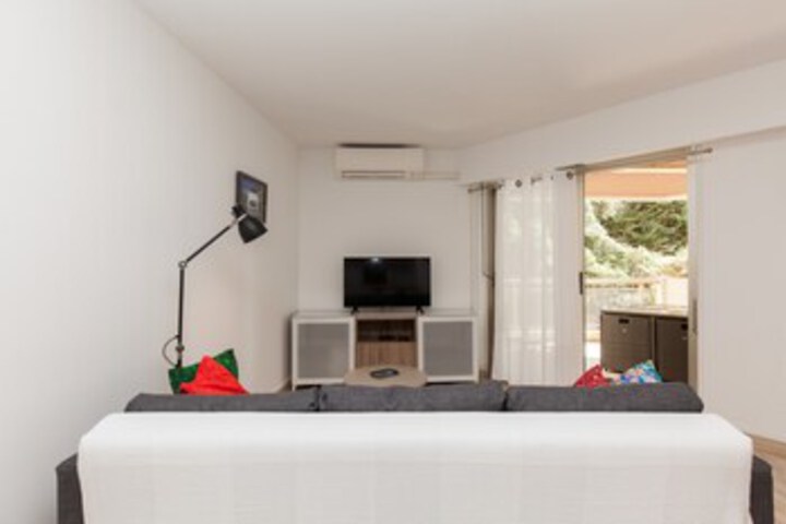 Room 11 of 20