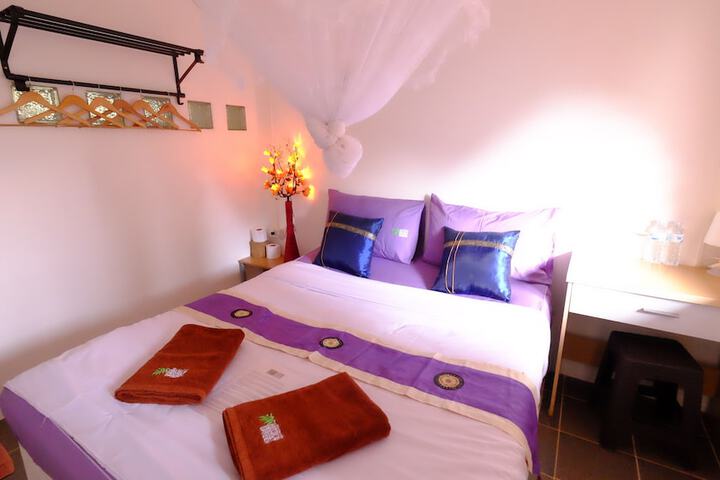 Room 8 of 22