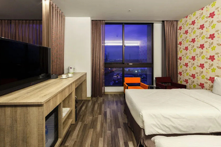 Room 4 of 23