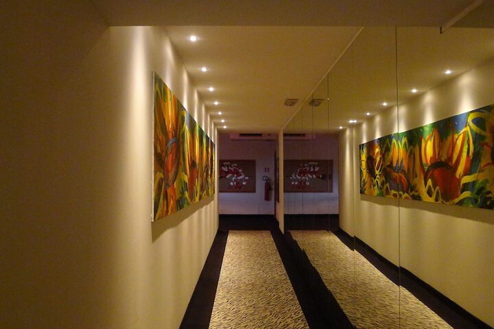 Ballroom/Hall 26 of 28
