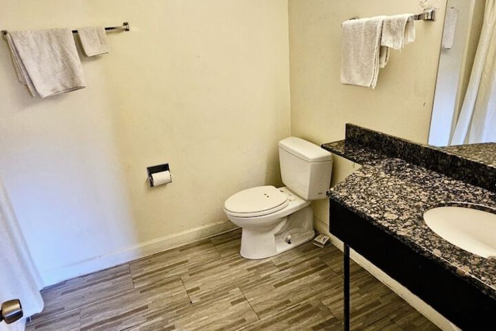 Room 2 of 7