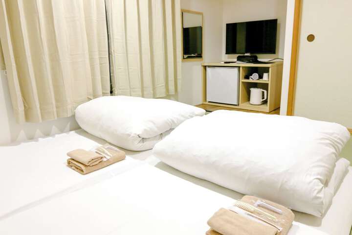 Room 22 of 107