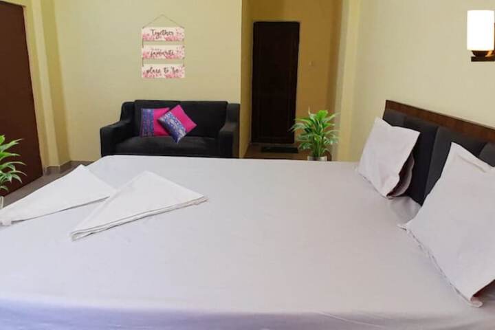 Room 4 of 11