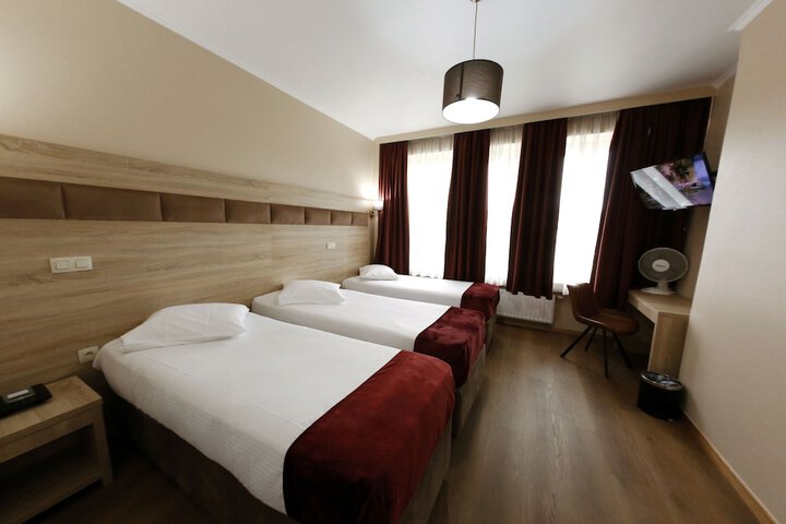 Room 27 of 67