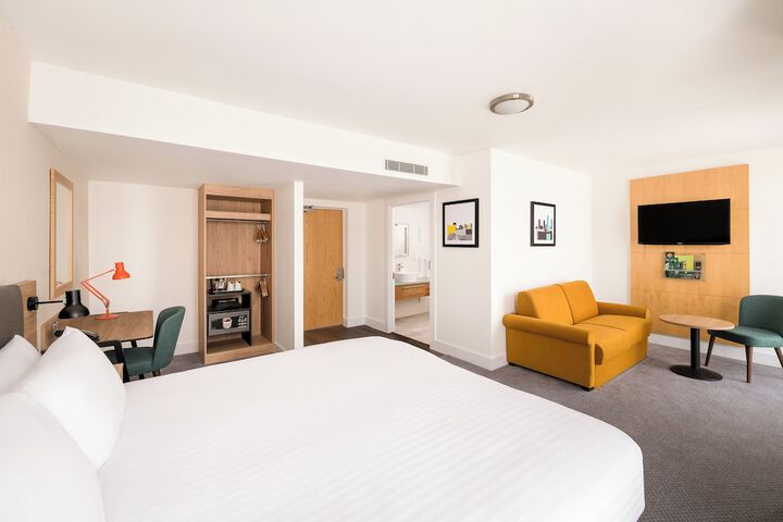 Room 44 of 130