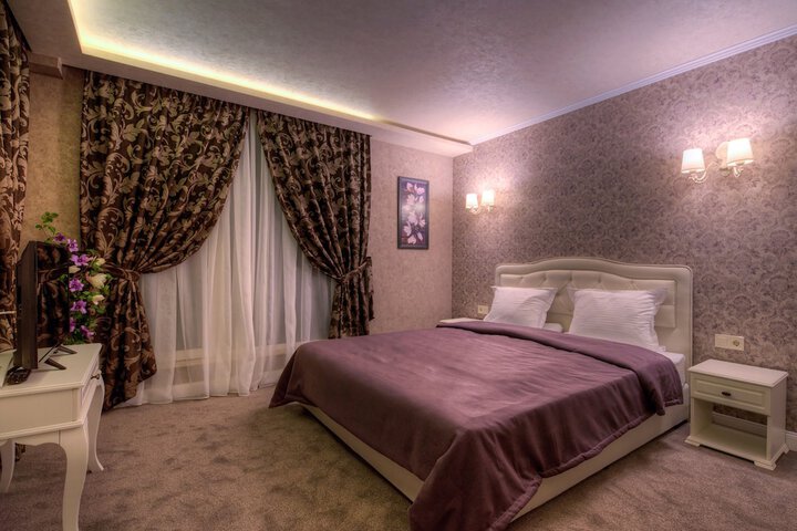 Room 4 of 44