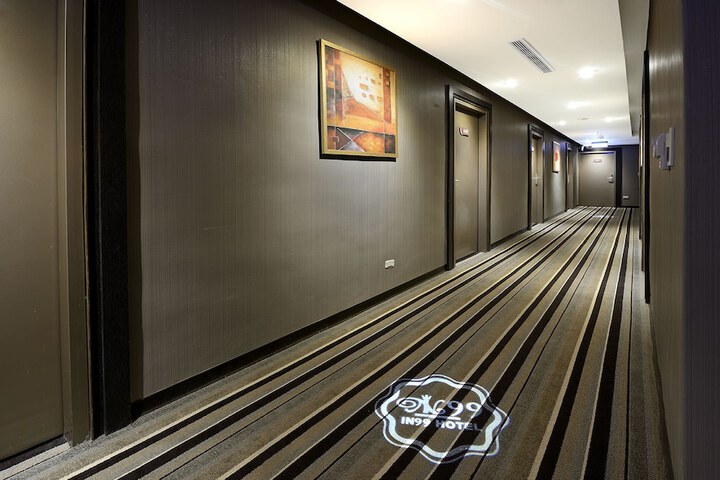 Ballroom/Hall 34 of 38