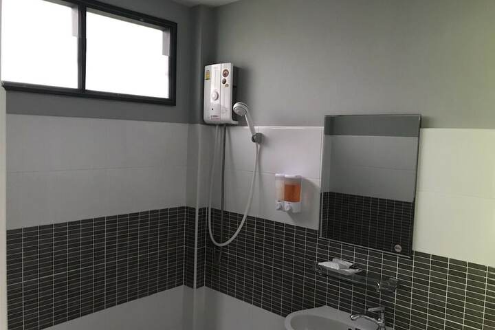Room 16 of 42
