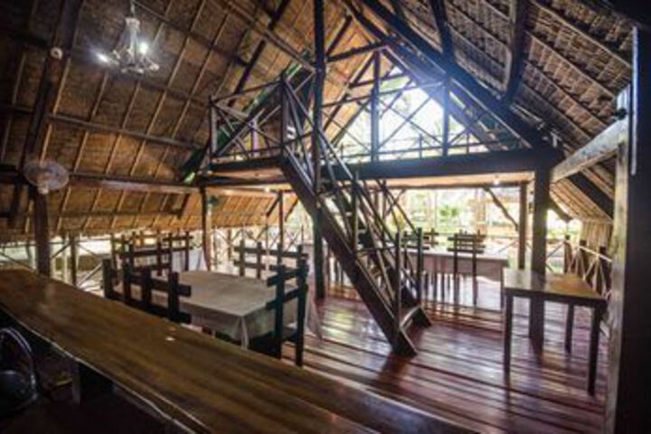 Dining 51 of 59