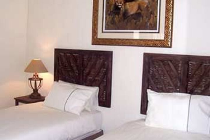 Room 2 of 3