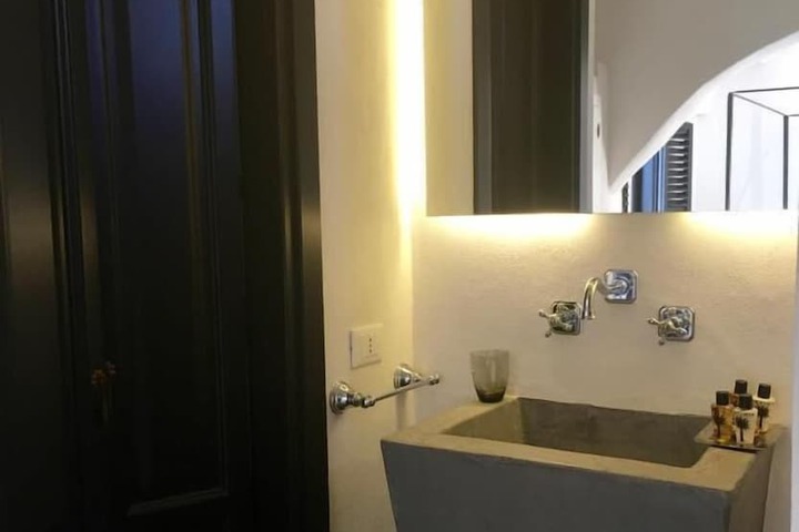 Room 49 of 116