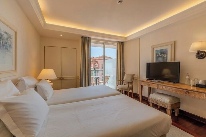 Room 10 of 63