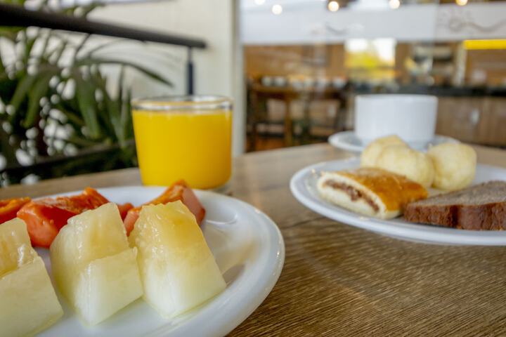 Breakfast/Coffee Service 70 of 78