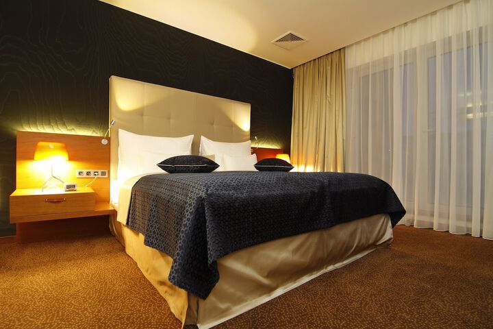 Room 13 of 48
