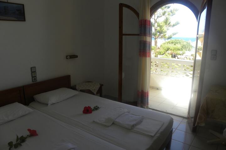 Room 13 of 48