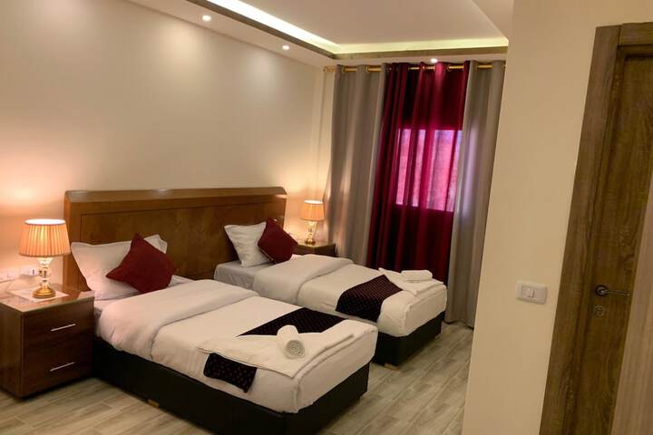 Room 28 of 65