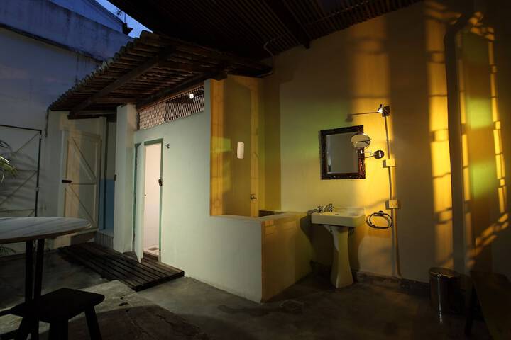 Room 20 of 42