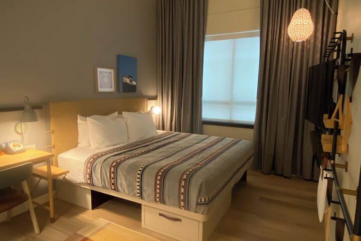 Room 8 of 66