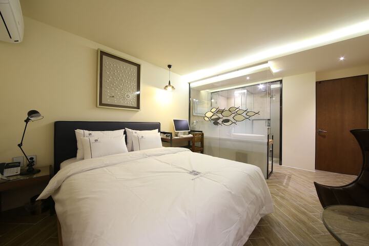 Room 15 of 70