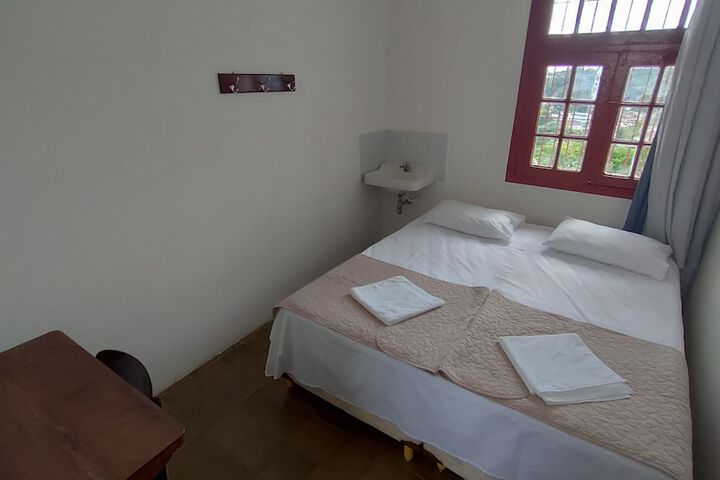 Room 25 of 157
