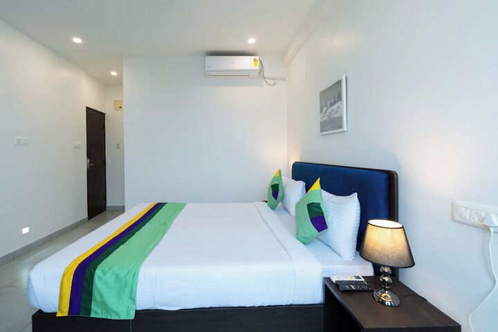 Room 15 of 27