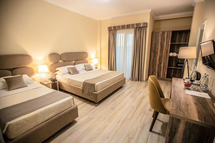 Room 3 of 38