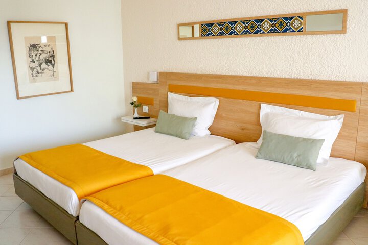 Room 10 of 72