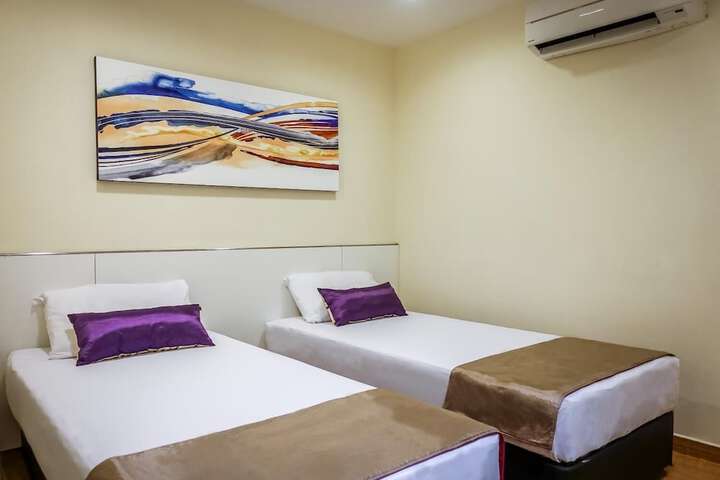 Room 7 of 16