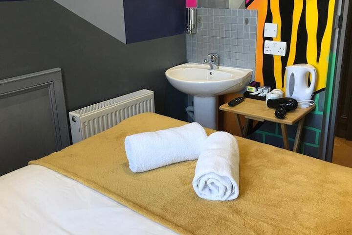 Room 40 of 106