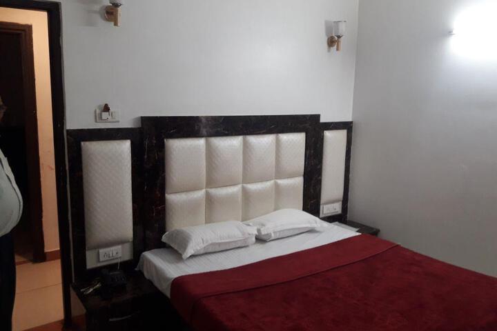 HOTEL JAINSON RESIDENCY