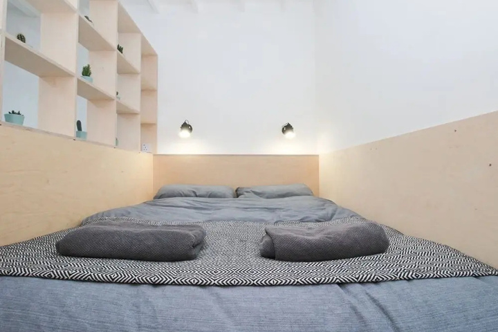Modern Recently Converted Studio in East London