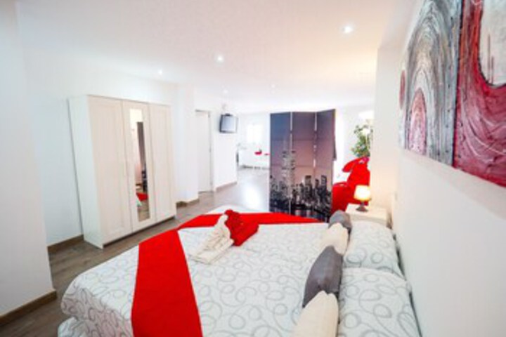 Room 18 of 23