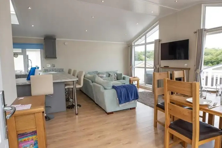 Room 2 of 12