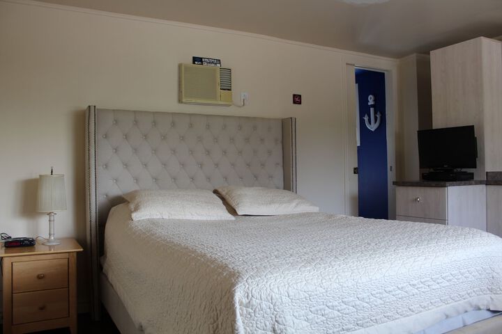 Room 16 of 48