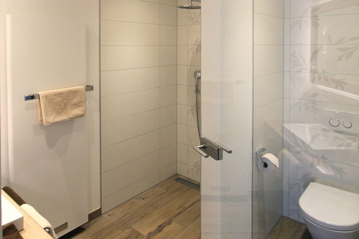 Room 15 of 26