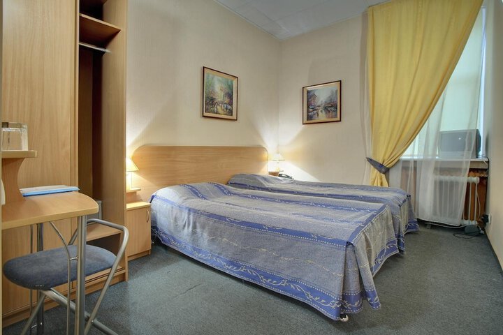 Room 19 of 34