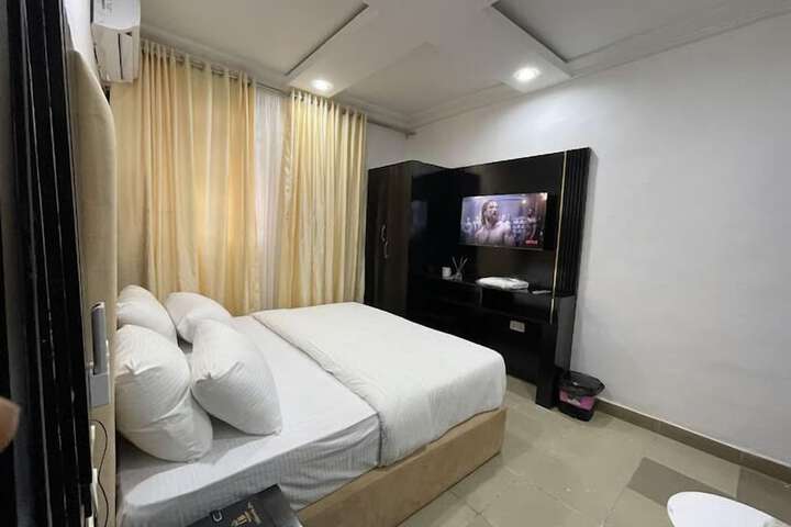 Room 12 of 57
