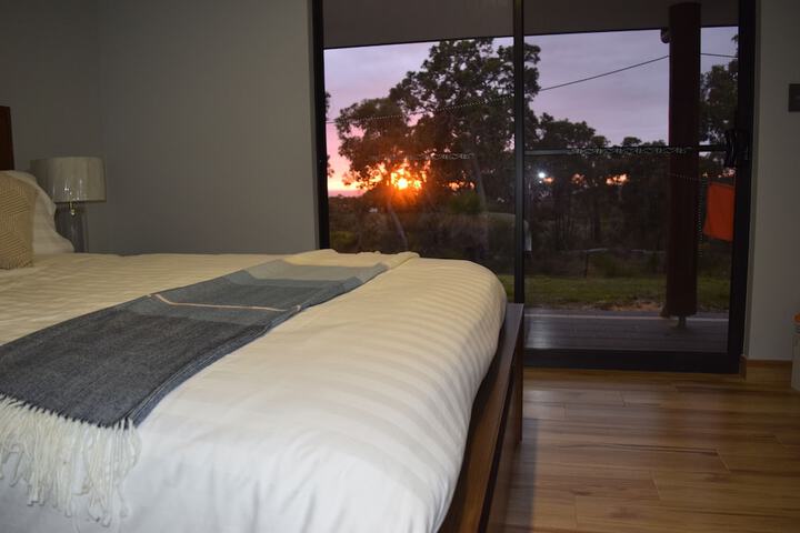 Room 2 of 40