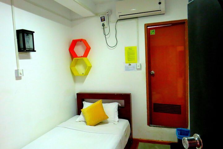 Room 27 of 47