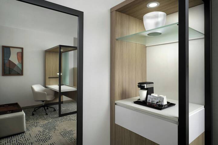 Room 9 of 22
