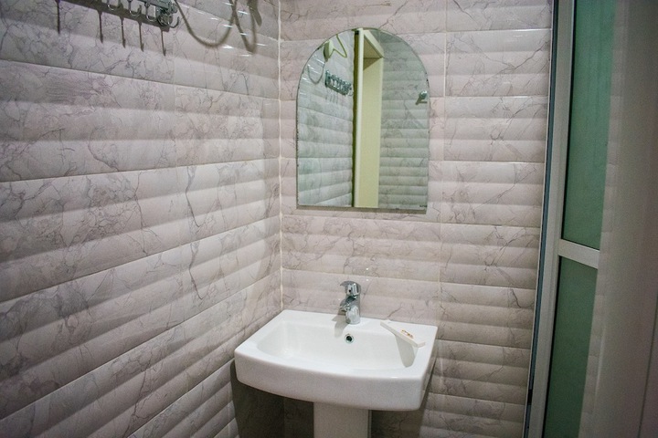 Room 44 of 68