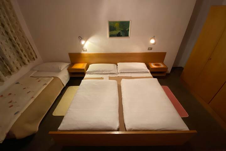 Room 5 of 44