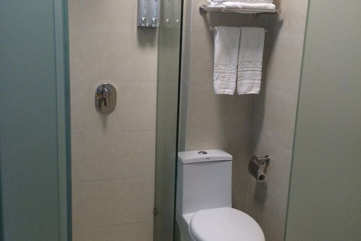 Room 27 of 43