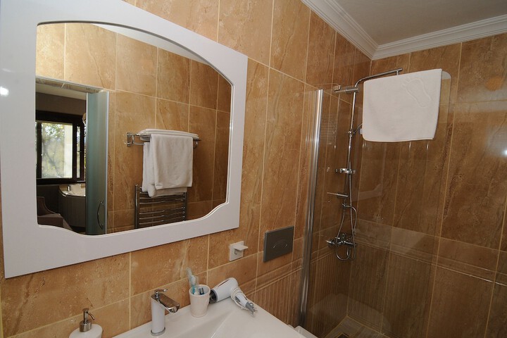 Room 100 of 156